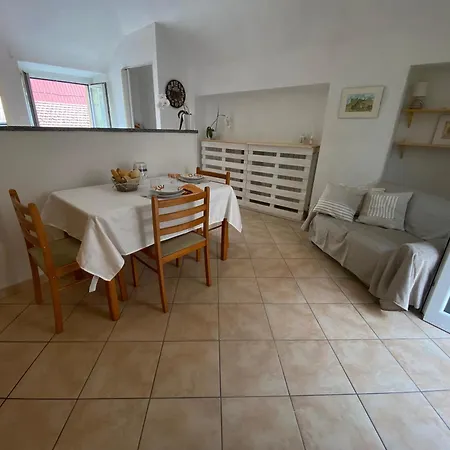 Quick - Interno 45 Apartamento *