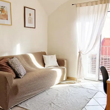 Quick - Interno 45 Apartamento *